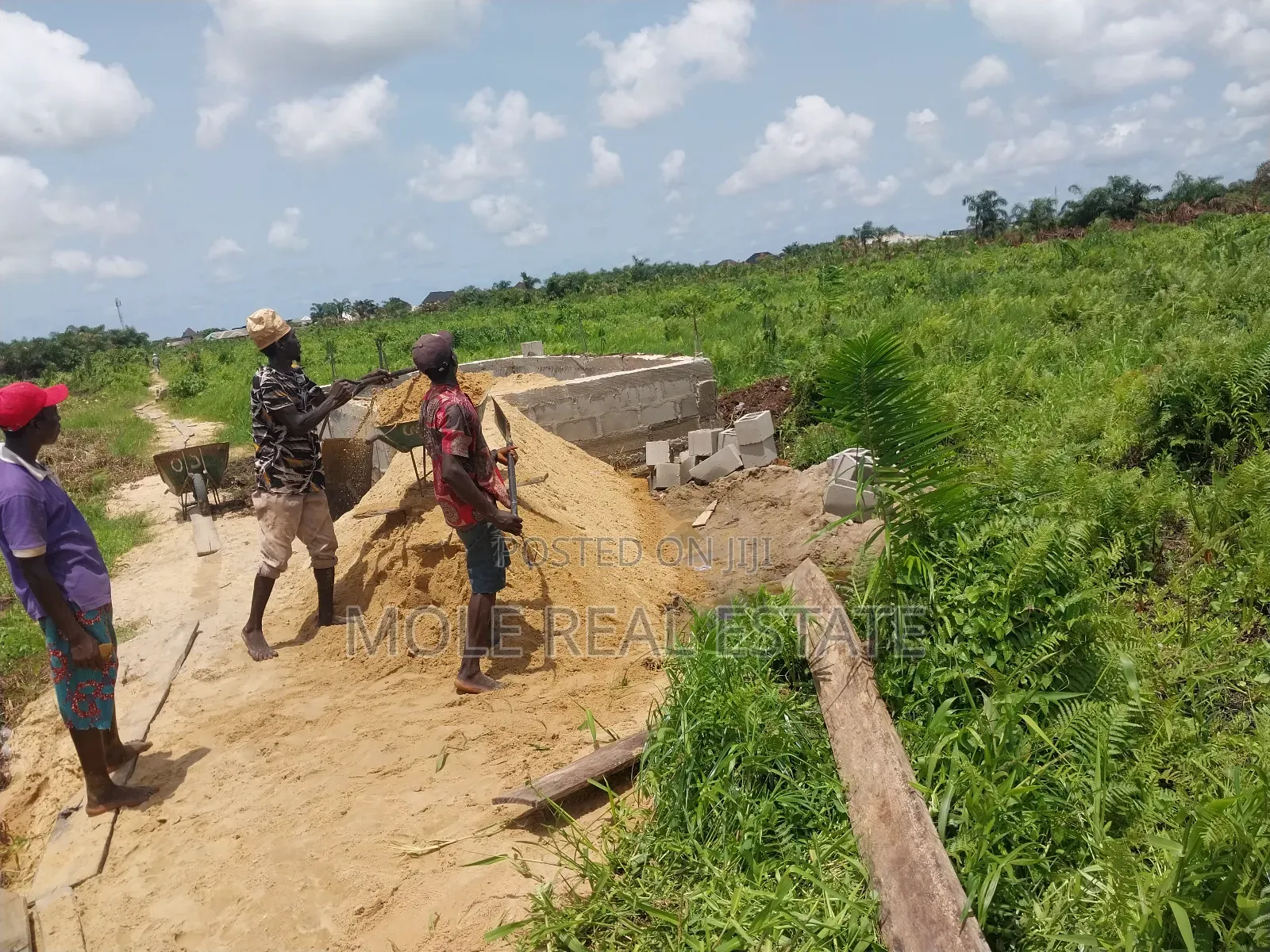 Half Plot Governors Rd With Structure Ikotun Alimosho in Governors Road