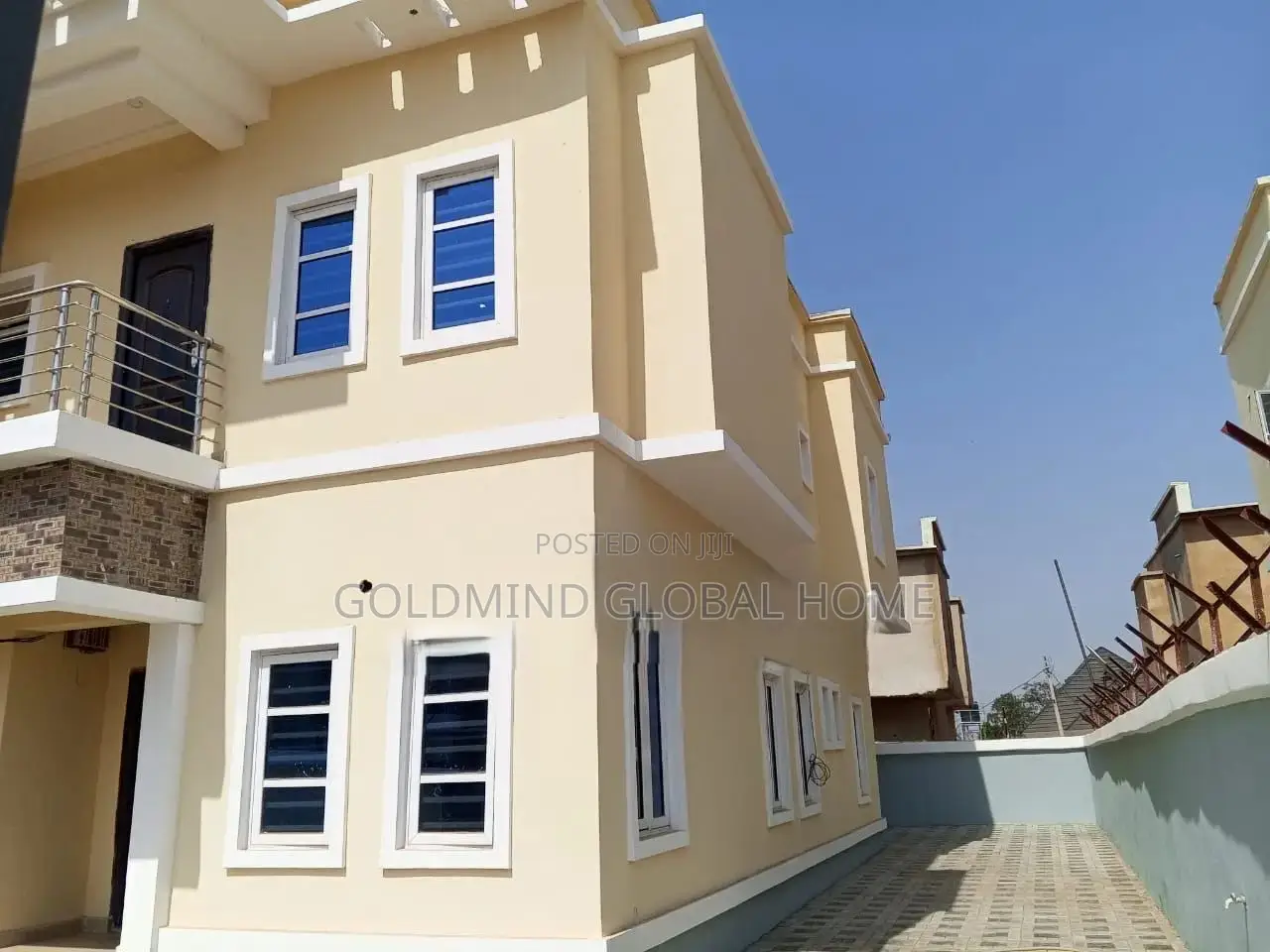 4bdrm Duplex in Apo for sale in Apo Resettlement