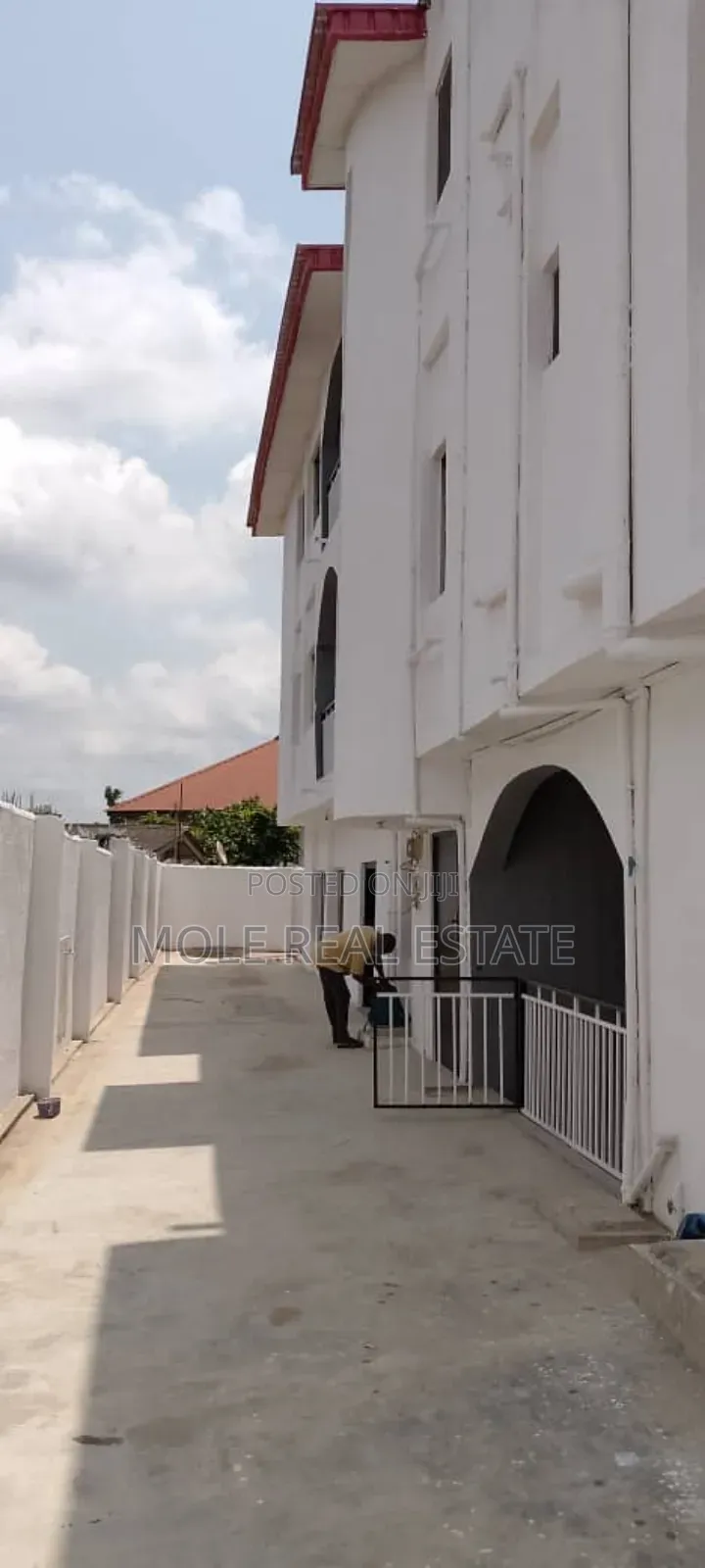 6bdrm Block of Flats in Ekoro Meiron Meiran for sale in Meiran