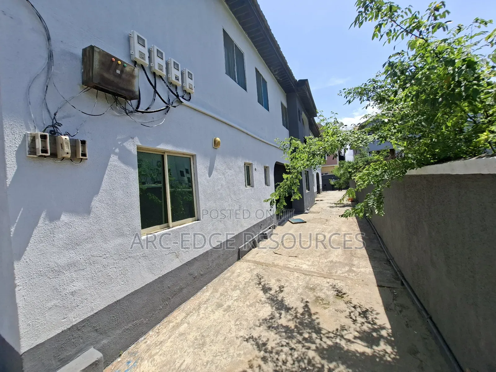 3bdrm Block of Flats in Ago Palace for sale in Ago Palace