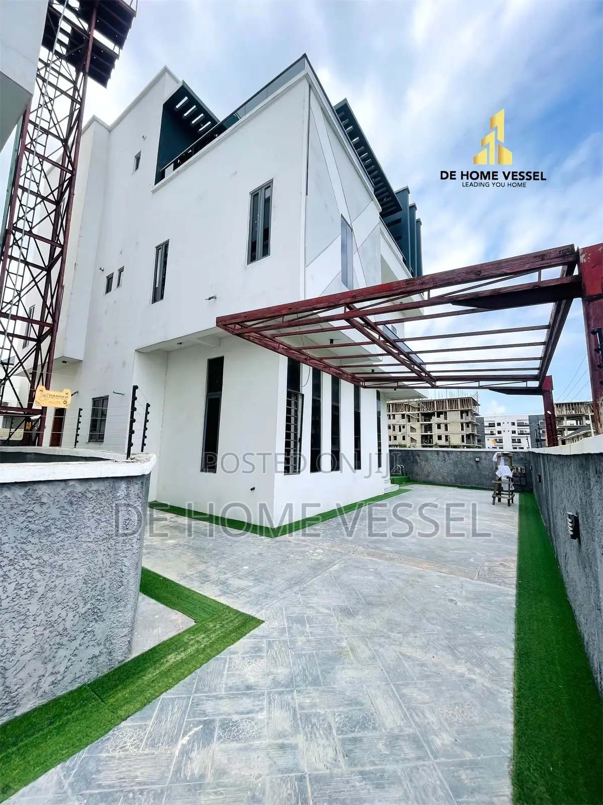 6bdrm Duplex in Ikate for sale in Ikate