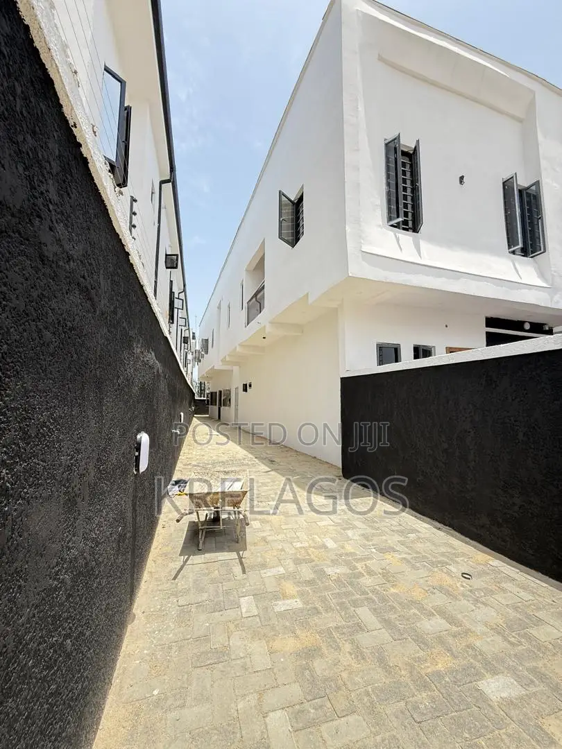 2bdrm Apartment in Ikota for sale in Ikota