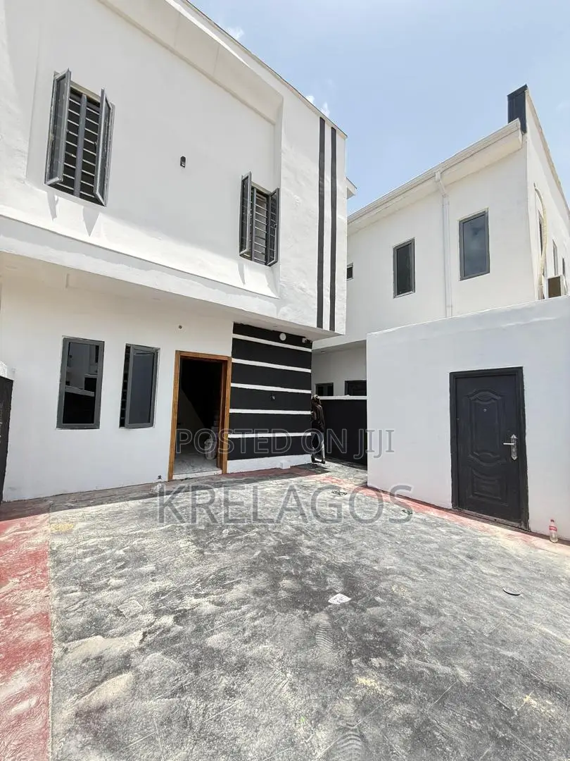 3bdrm Duplex in Ikota for sale in Ikota