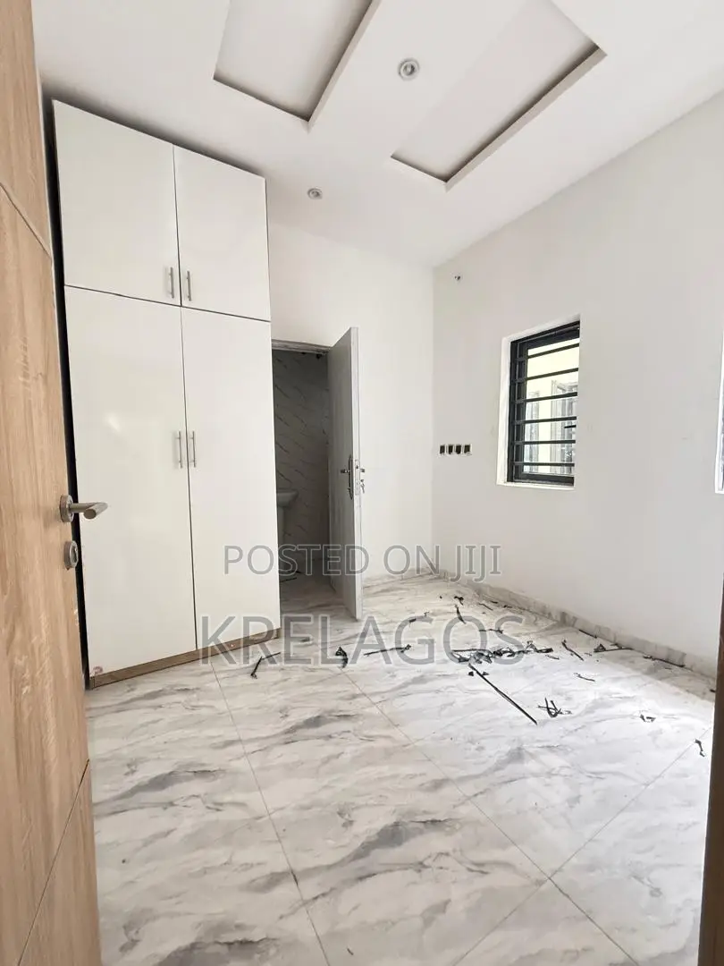 3bdrm Duplex in Ikota for sale in Ikota