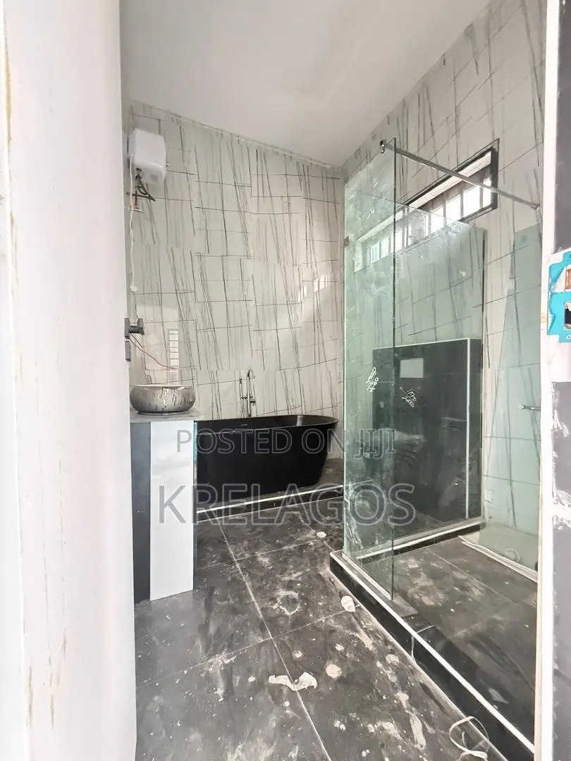 4bdrm Duplex in Ikota for sale in Ikota