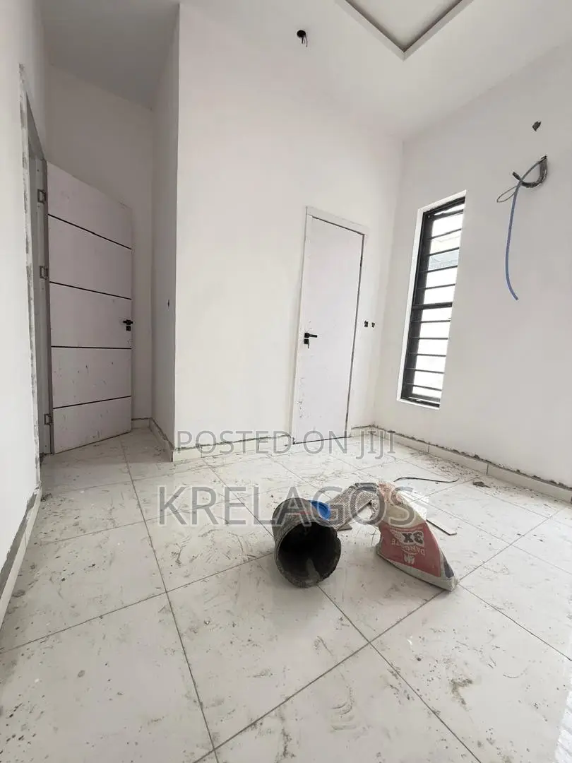 4bdrm Duplex in Ikota for sale in Ikota