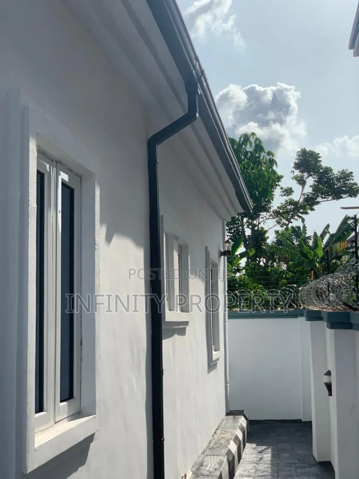 2bdrm Block of Flats in Rock Of Ages, Benin City for sale in Benin City