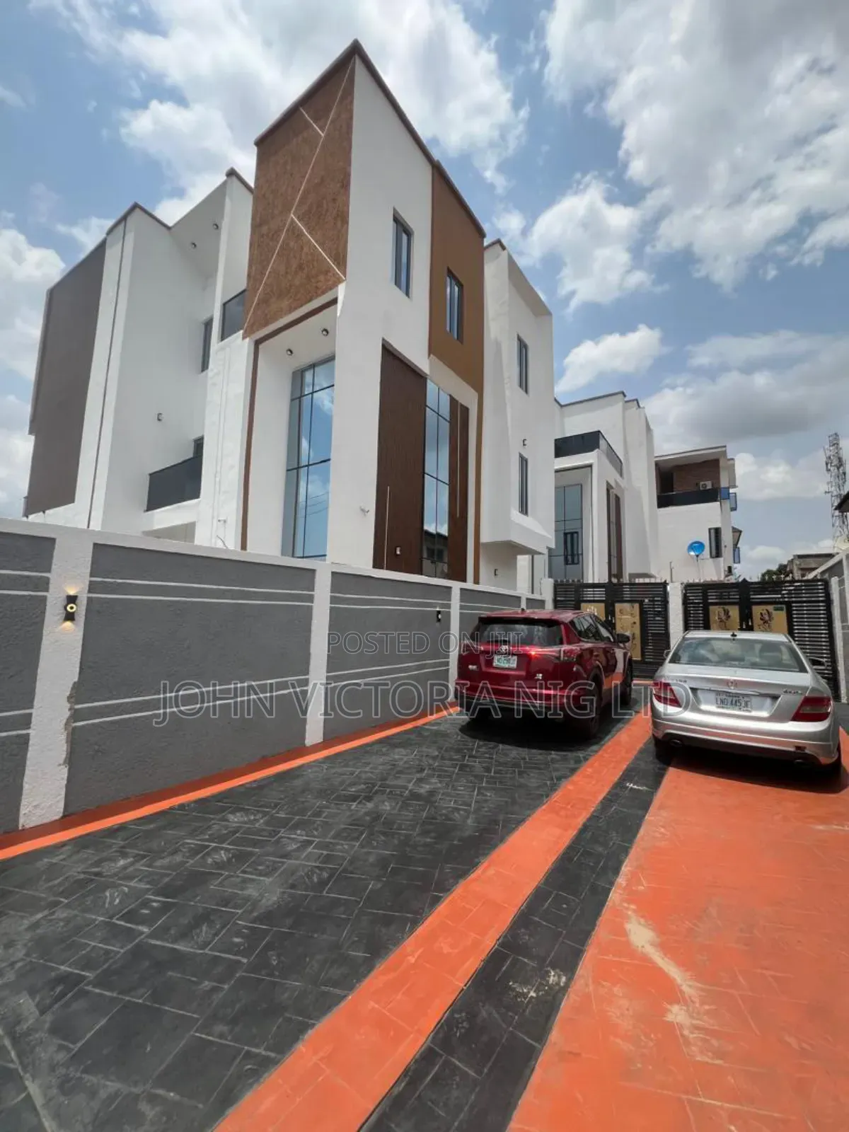 5bdrm Duplex in Magodo Phase One for sale in GRA Phase 1