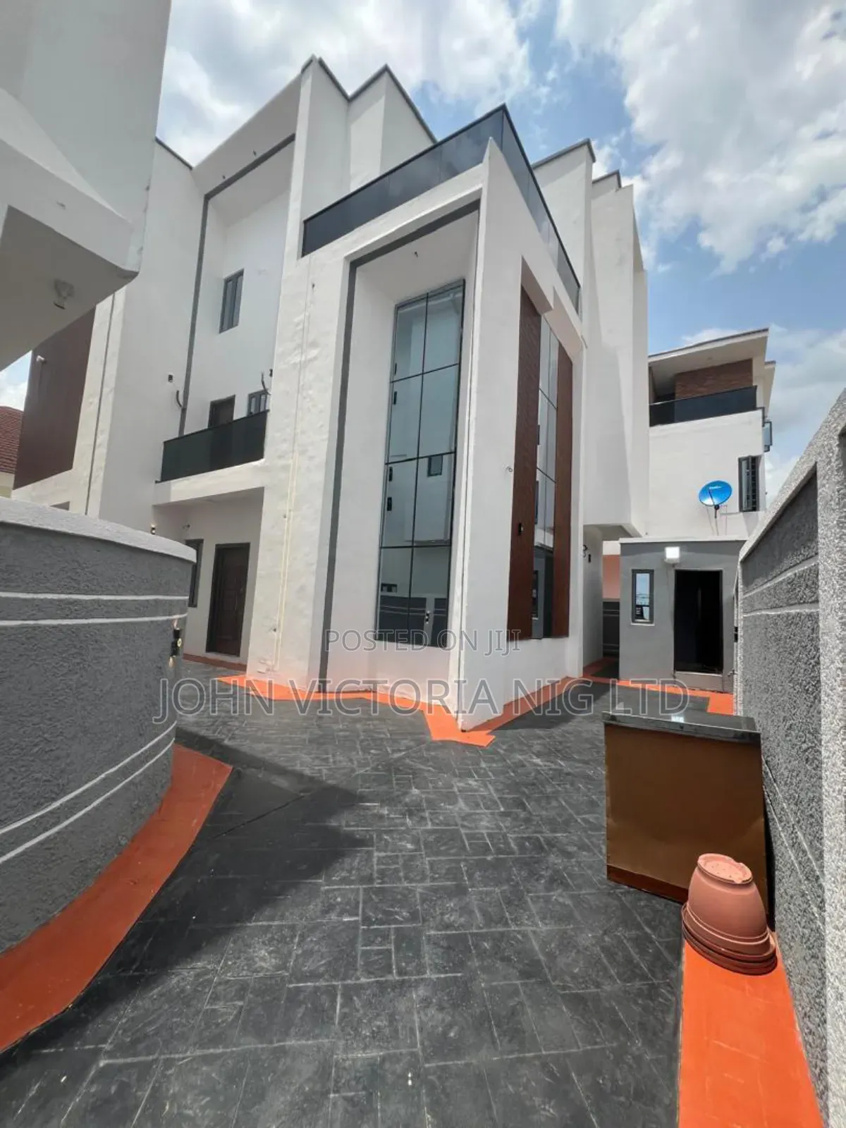 5bdrm Duplex in Magodo Phase One for sale in GRA Phase 1