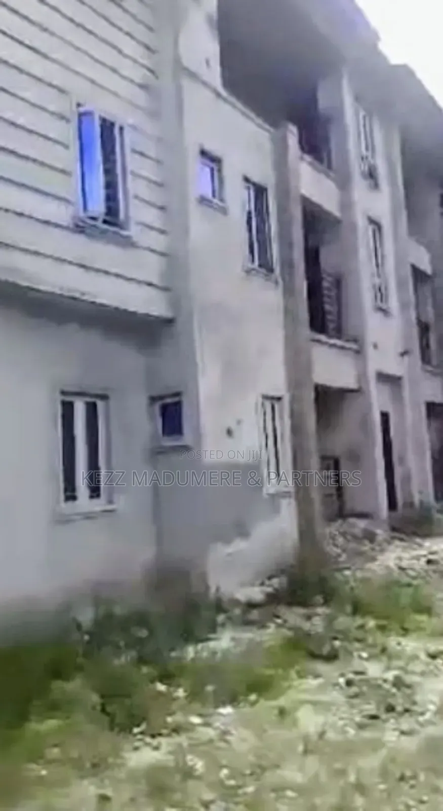 12bdrm Block of Flats in Off Sars Road Port for sale in Port-Harcourt