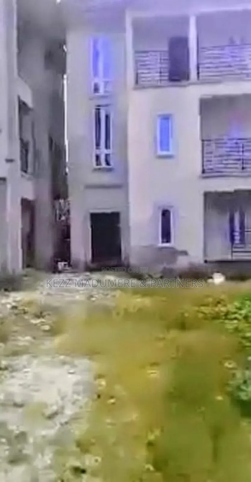 12bdrm Block of Flats in Off Sars Road Port for sale in Port-Harcourt