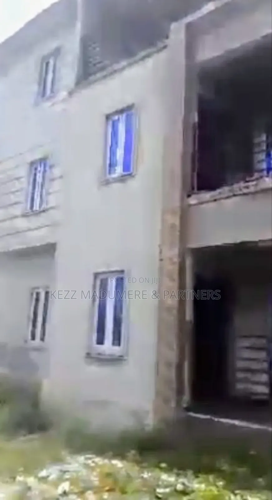 12bdrm Block of Flats in Off Sars Road Port for sale in Port-Harcourt
