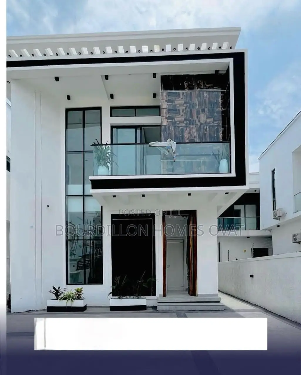 5bdrm Duplex in Chevron for sale in Chevron