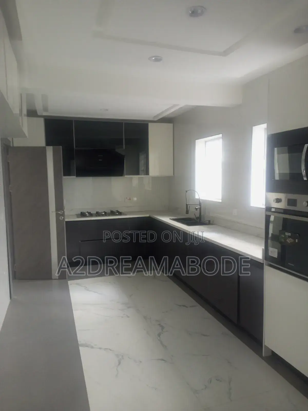 5bdrm Duplex in Magodo Phase 1 for sale in Magodo