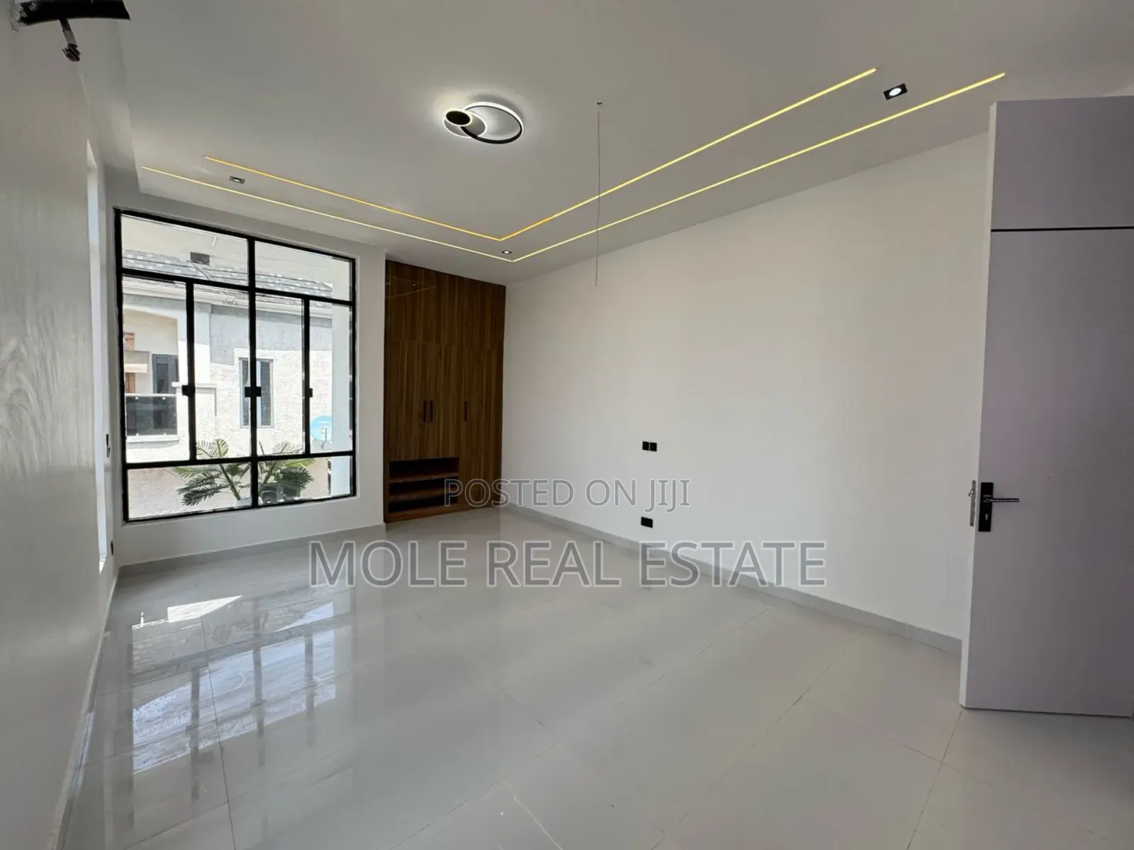2bdrm Block of Flats in Ebute Meta Yaba for sale in Ebute Metta