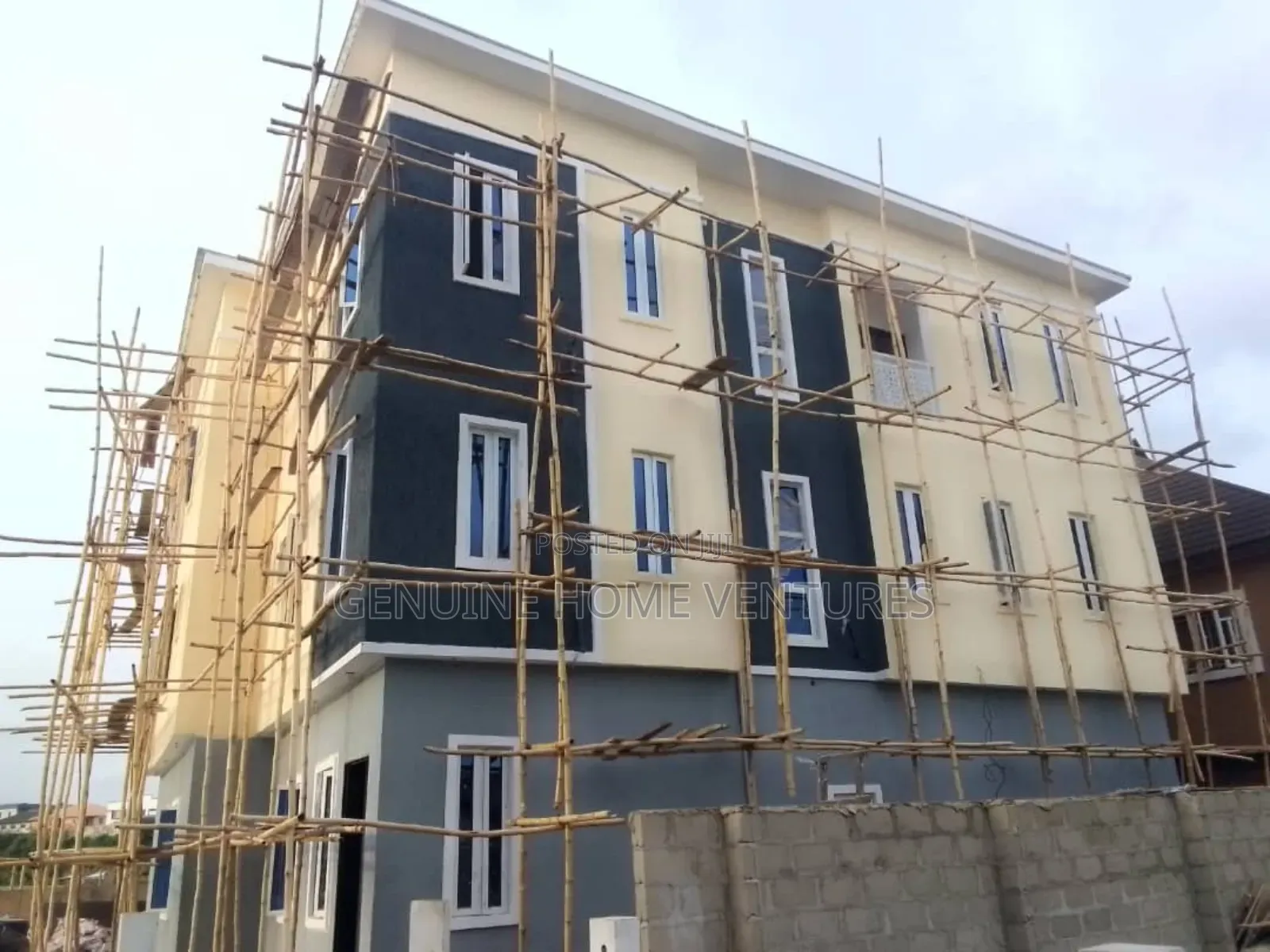 4bdrm Duplex in Greenland, Mende for sale in Mende