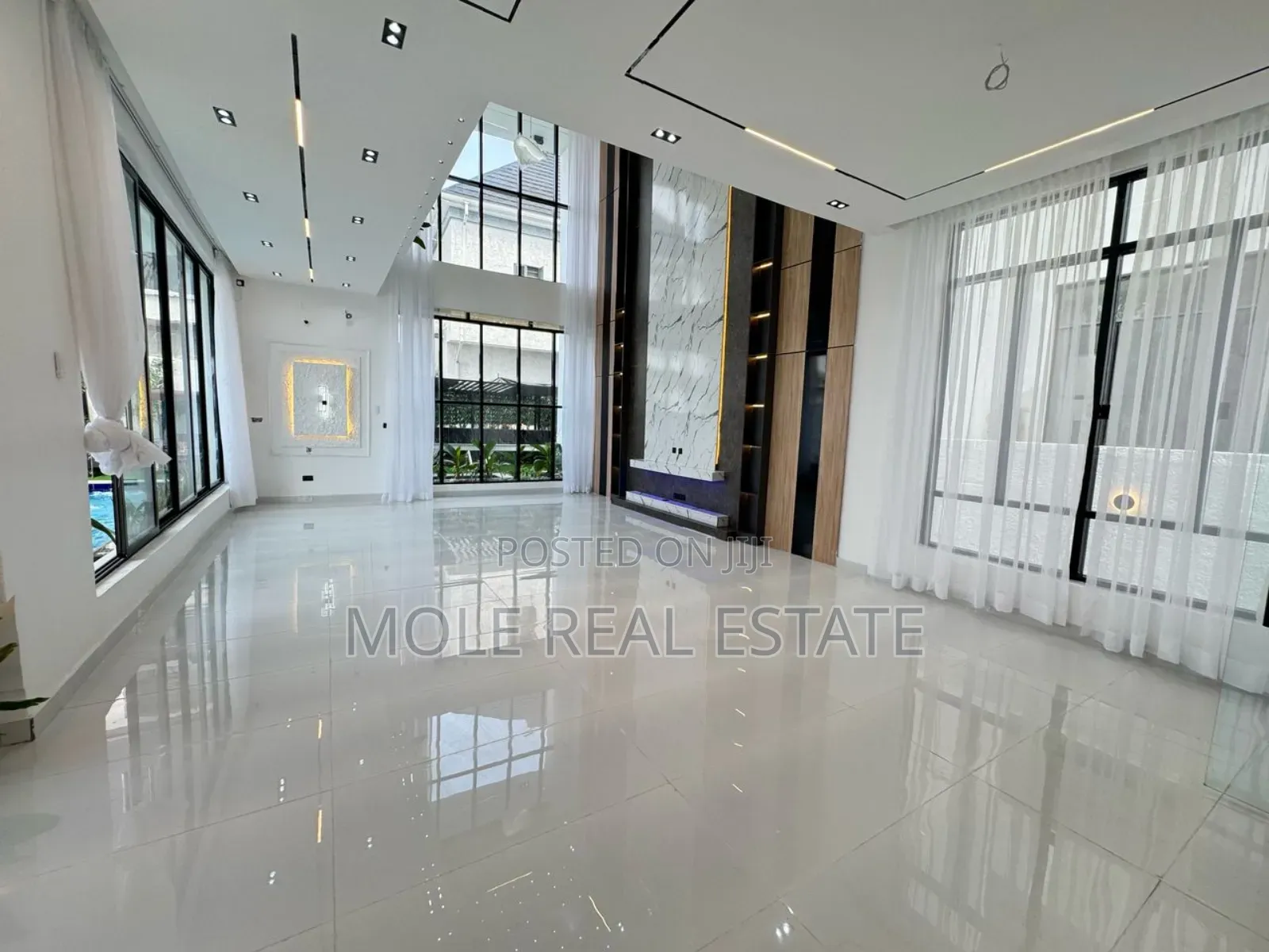 Furnished 4bdrm Duplex in Ajah Leki for sale in Ajah