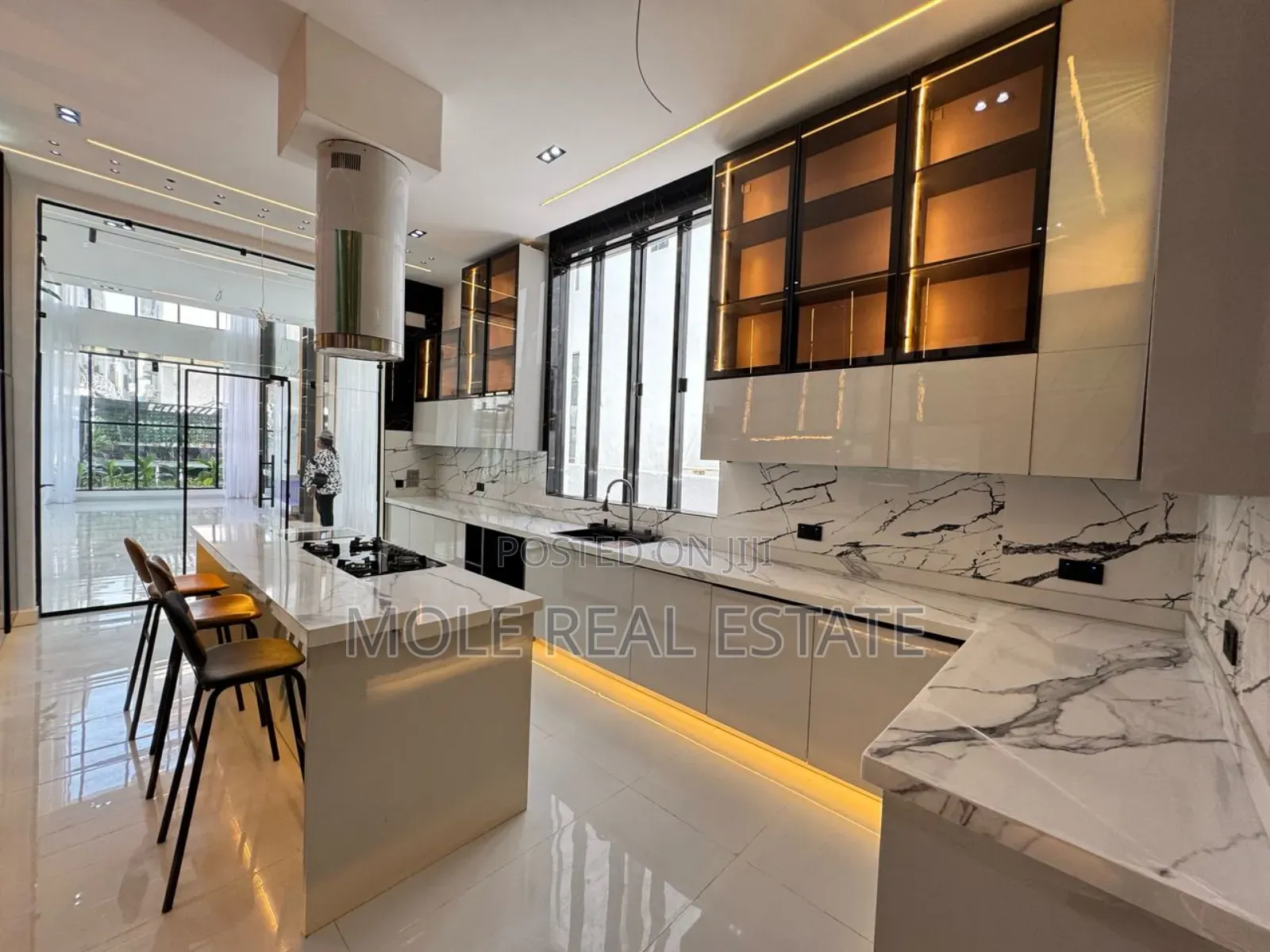 Furnished 4bdrm Duplex in Ajah Leki for sale in Ajah