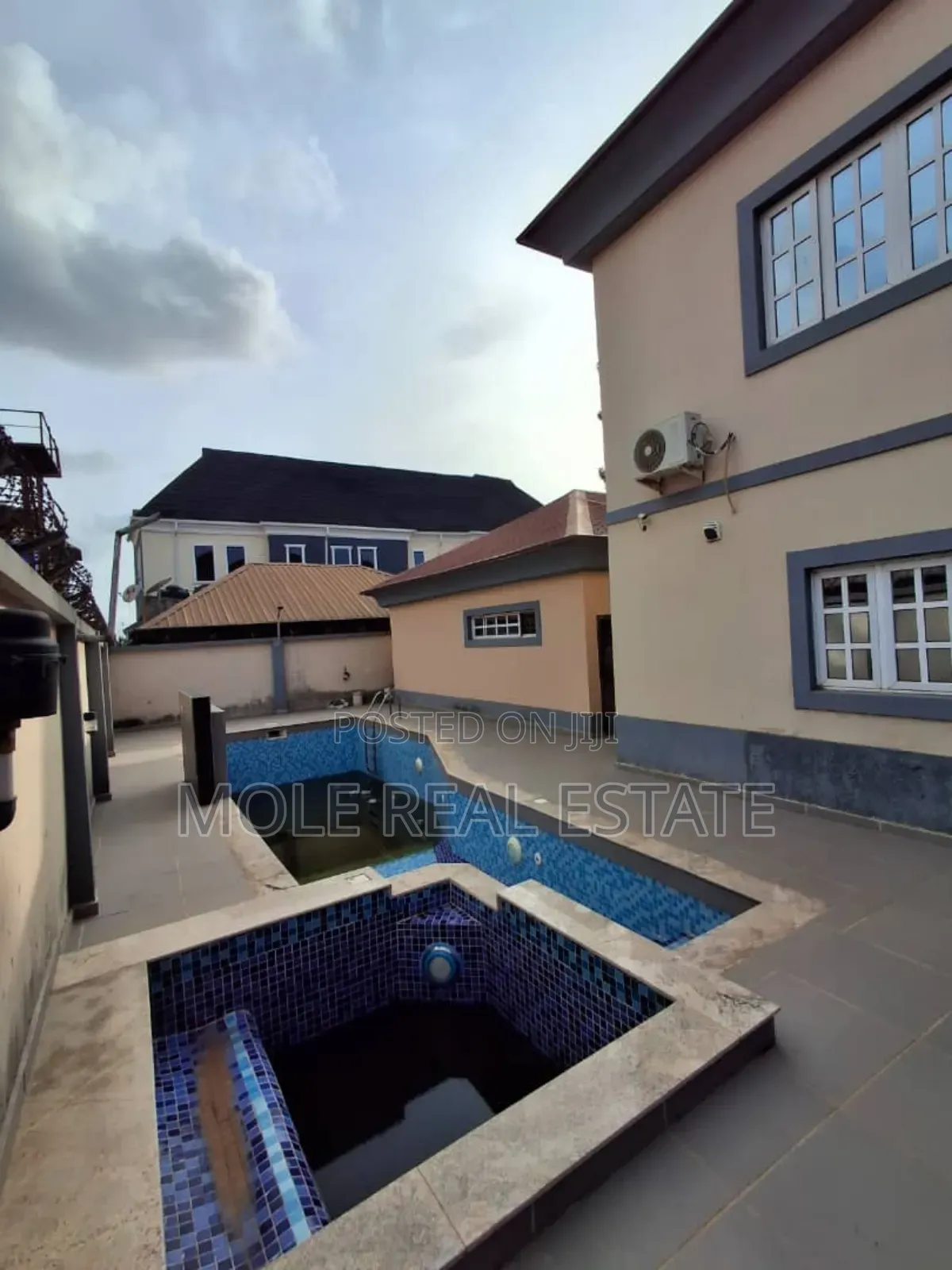 5bdrm Duplex in New London Baruwa for sale in Baruwa