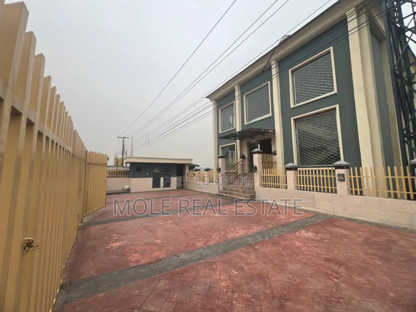 5bdrm Apartment in Ogudu Lagos for sale in Ogudu