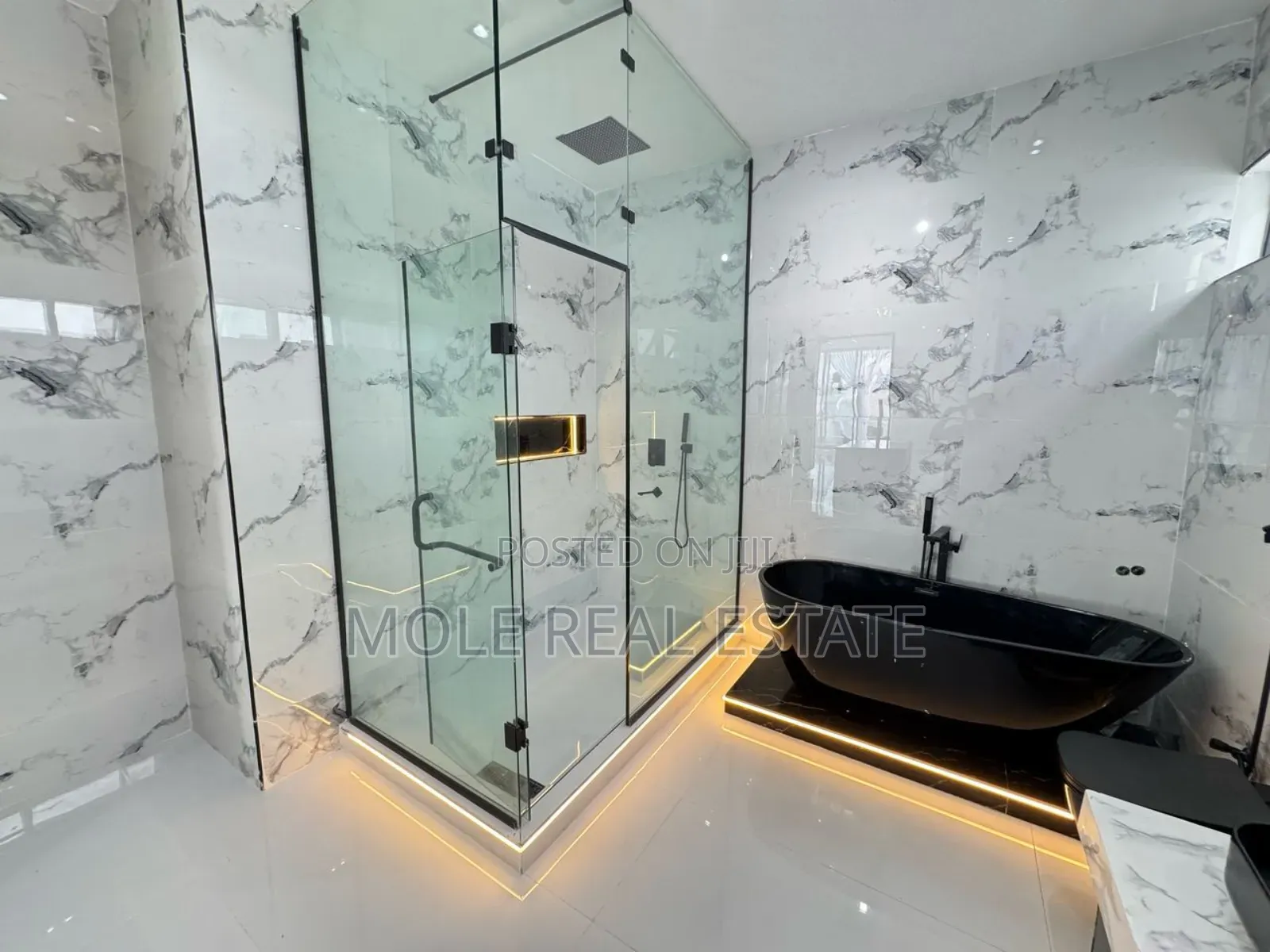 5bdrm Apartment in Ogudu Lagos for sale in Ogudu