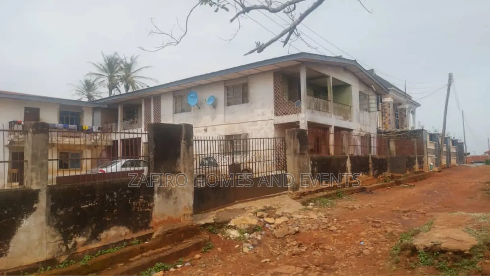 20bdrm Block of Flats in House8, Monatan Rd,, Ibadan for sale in Ibadan