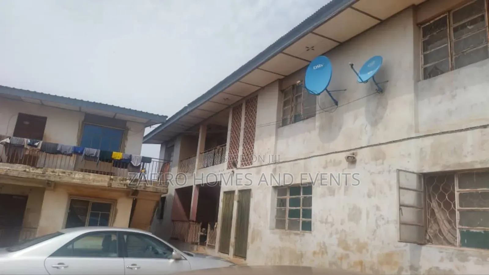 20bdrm Block of Flats in House8, Monatan Rd,, Ibadan for sale in Ibadan