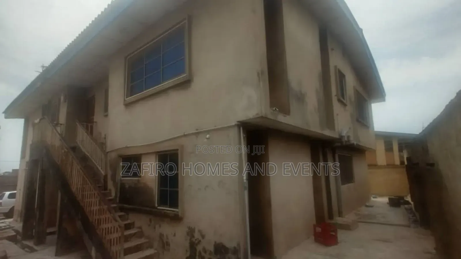 7bdrm Block of Flats in No7, Adeoya, Iyana, Ibadan for sale in Ibadan