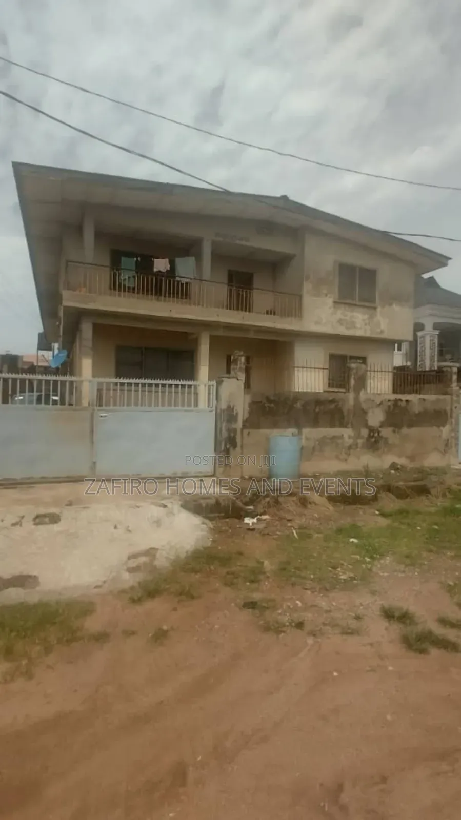 12bdrm Block of Flats in Adeoya Est, Iyana, Ibadan for sale in Ibadan