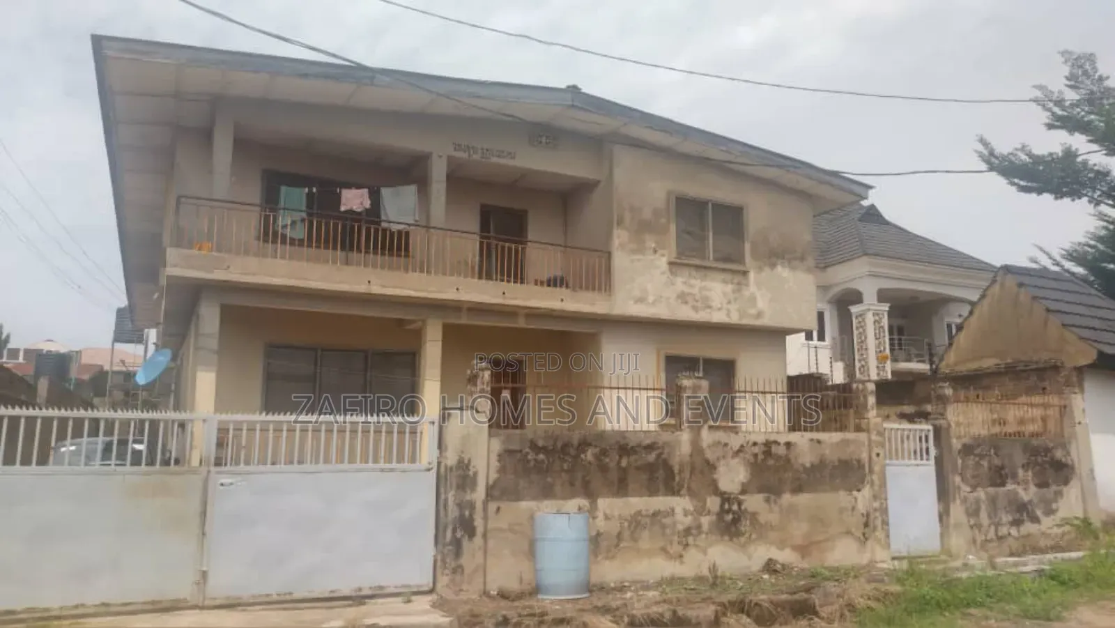 12bdrm Block of Flats in Adeoya Est, Iyana, Ibadan for sale in Ibadan