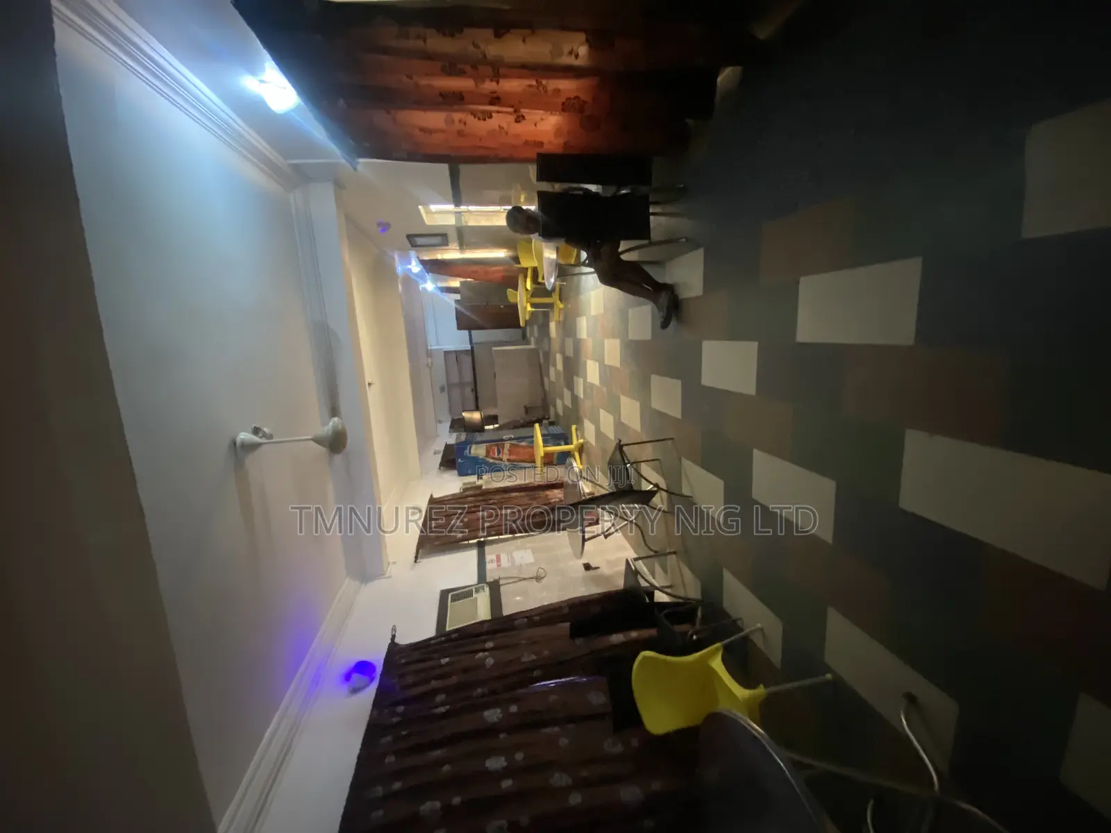 Space to Let in Ado / Ajah