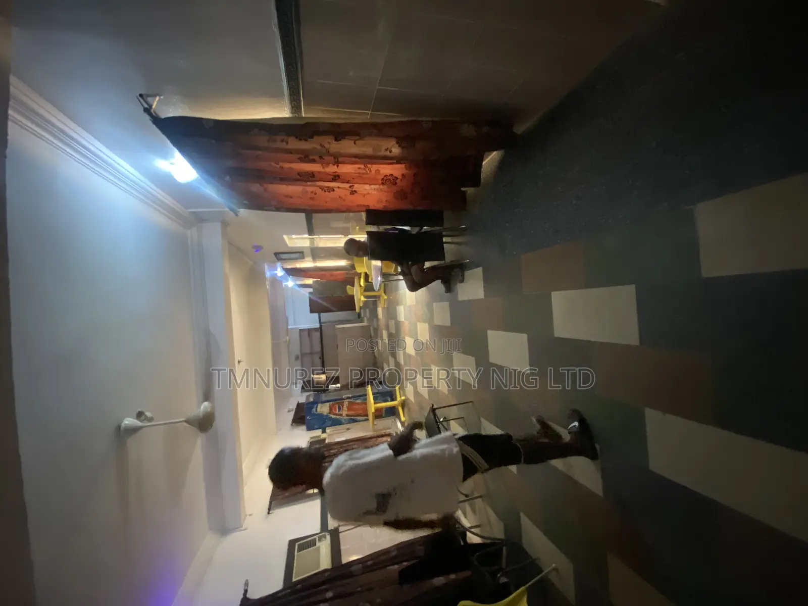 Space to Let in Ado / Ajah