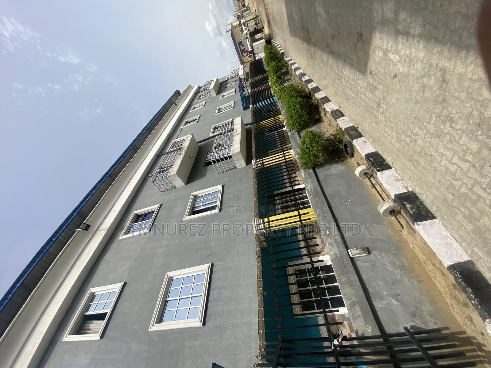 Space to Let in Ado / Ajah