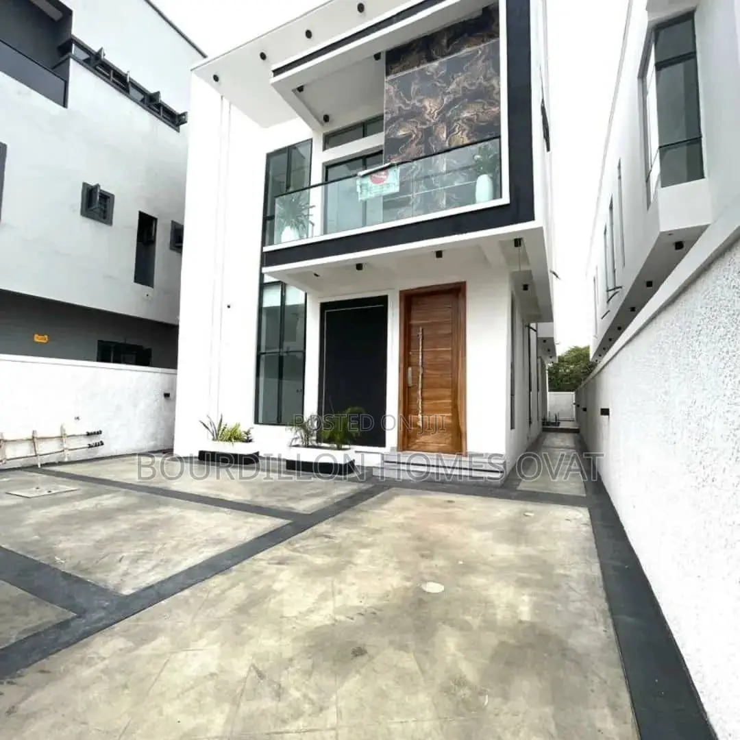 5bdrm Duplex in Chevron for sale in Chevron
