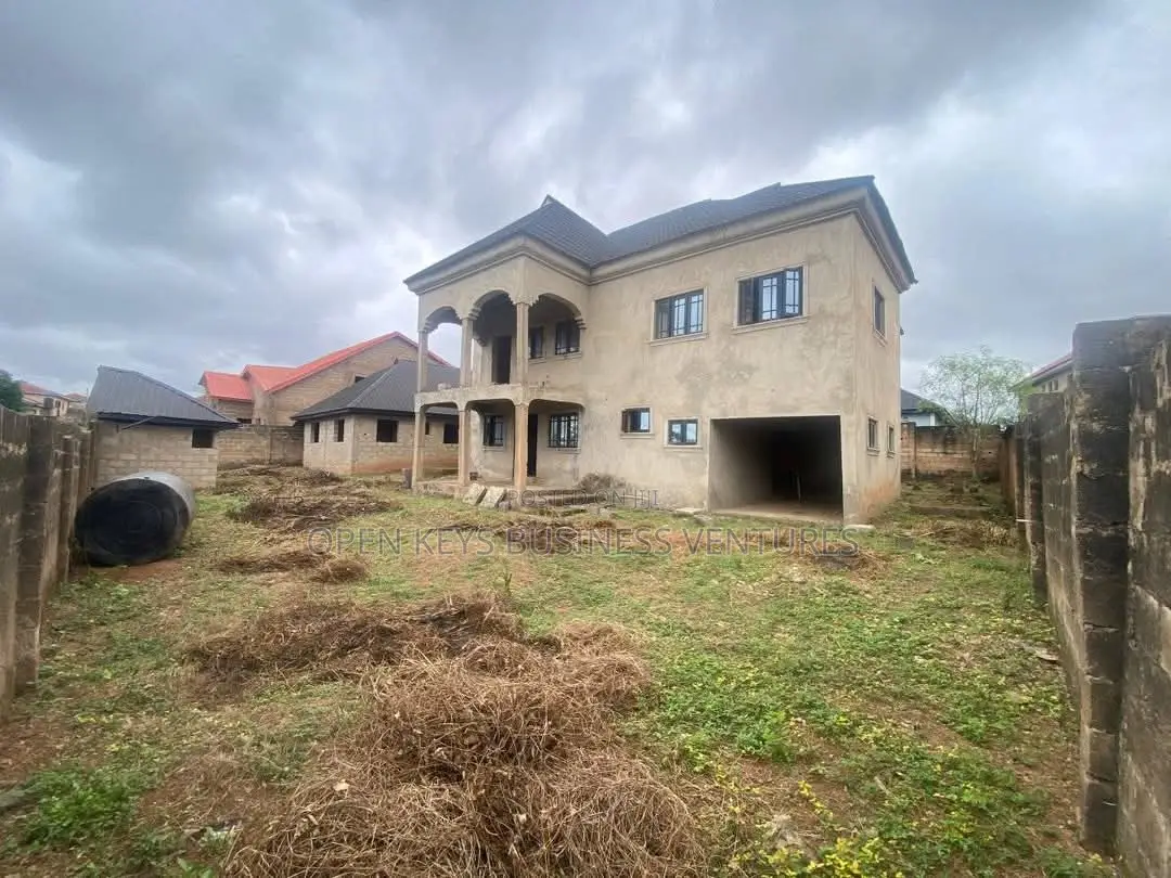 6bdrm Duplex in Ekerin, Ologuneru for sale in Ologuneru