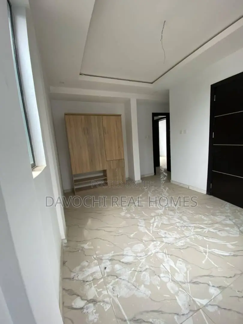 4bdrm Duplex in Chomley Court Agungi for rent in Agungi