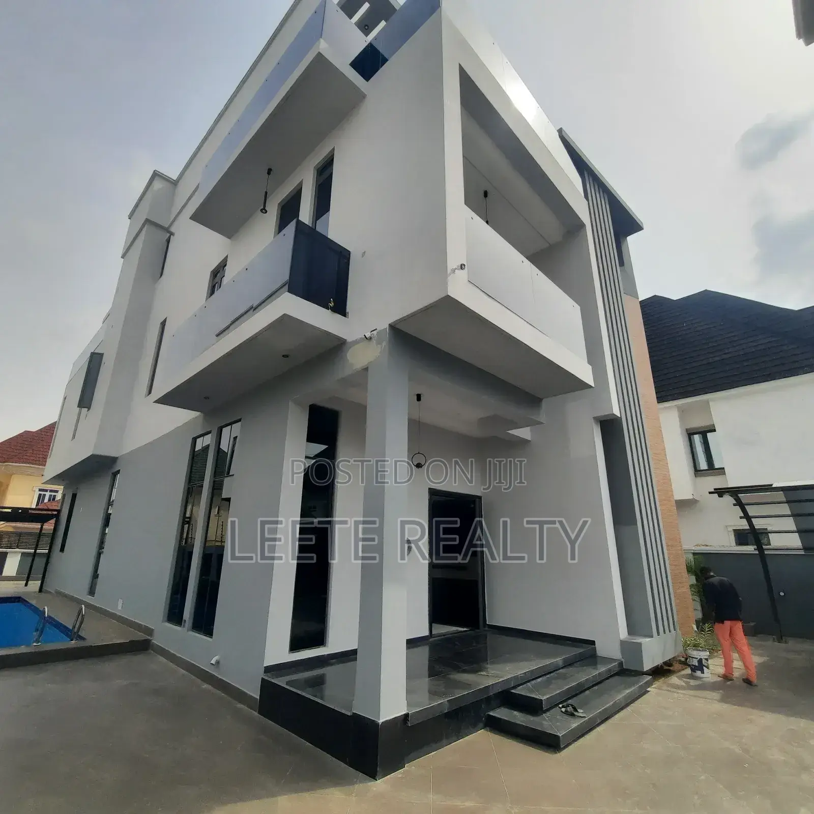 5bdrm Duplex in Apo Resettlement for sale in Apo Resettlement