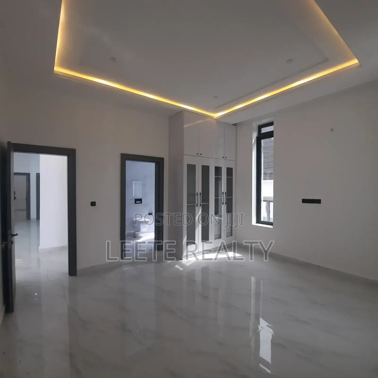 5bdrm Duplex in Apo Resettlement for sale in Apo Resettlement