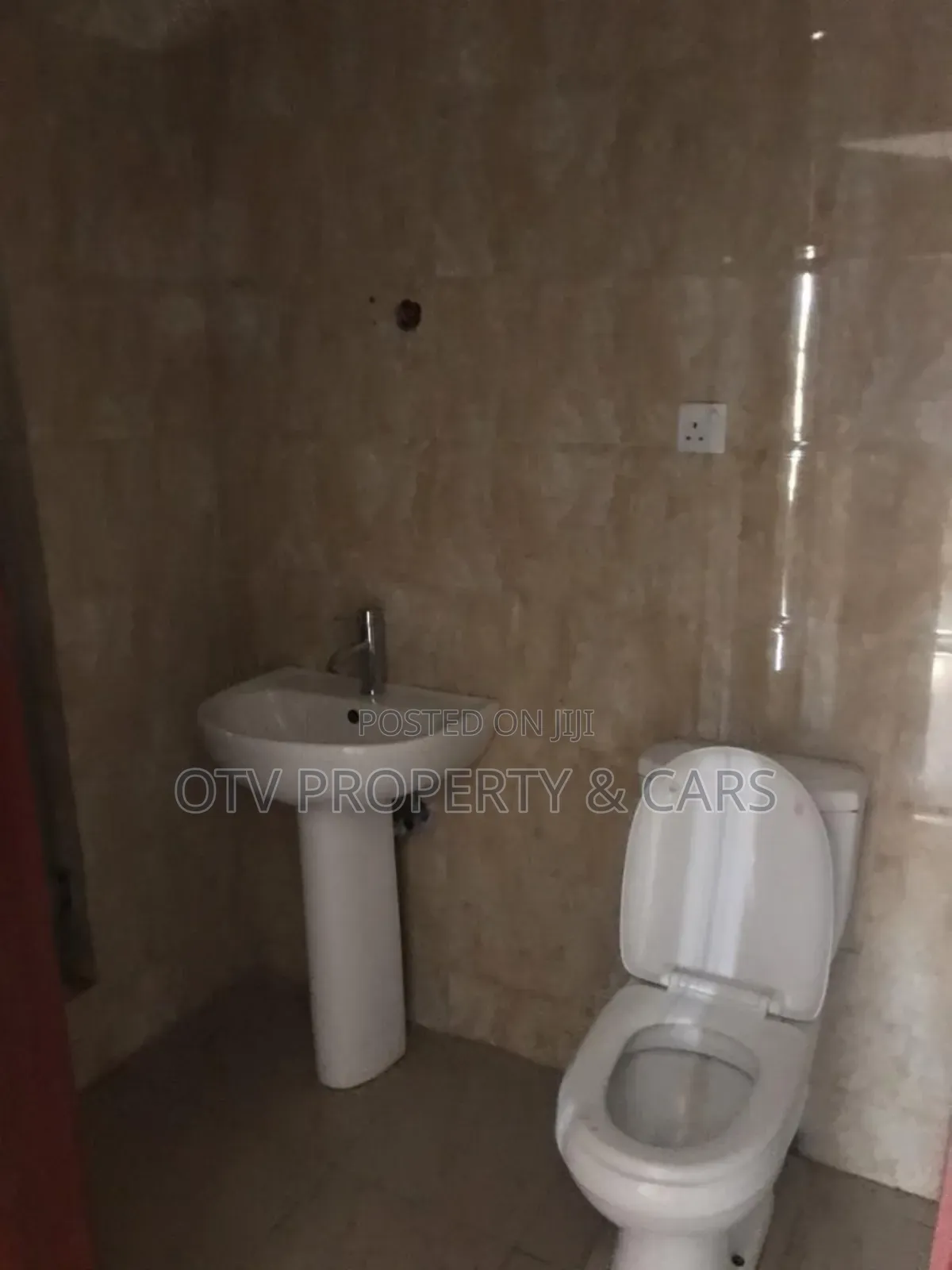 Furnished 4bdrm Duplex in Idado for sale in Idado