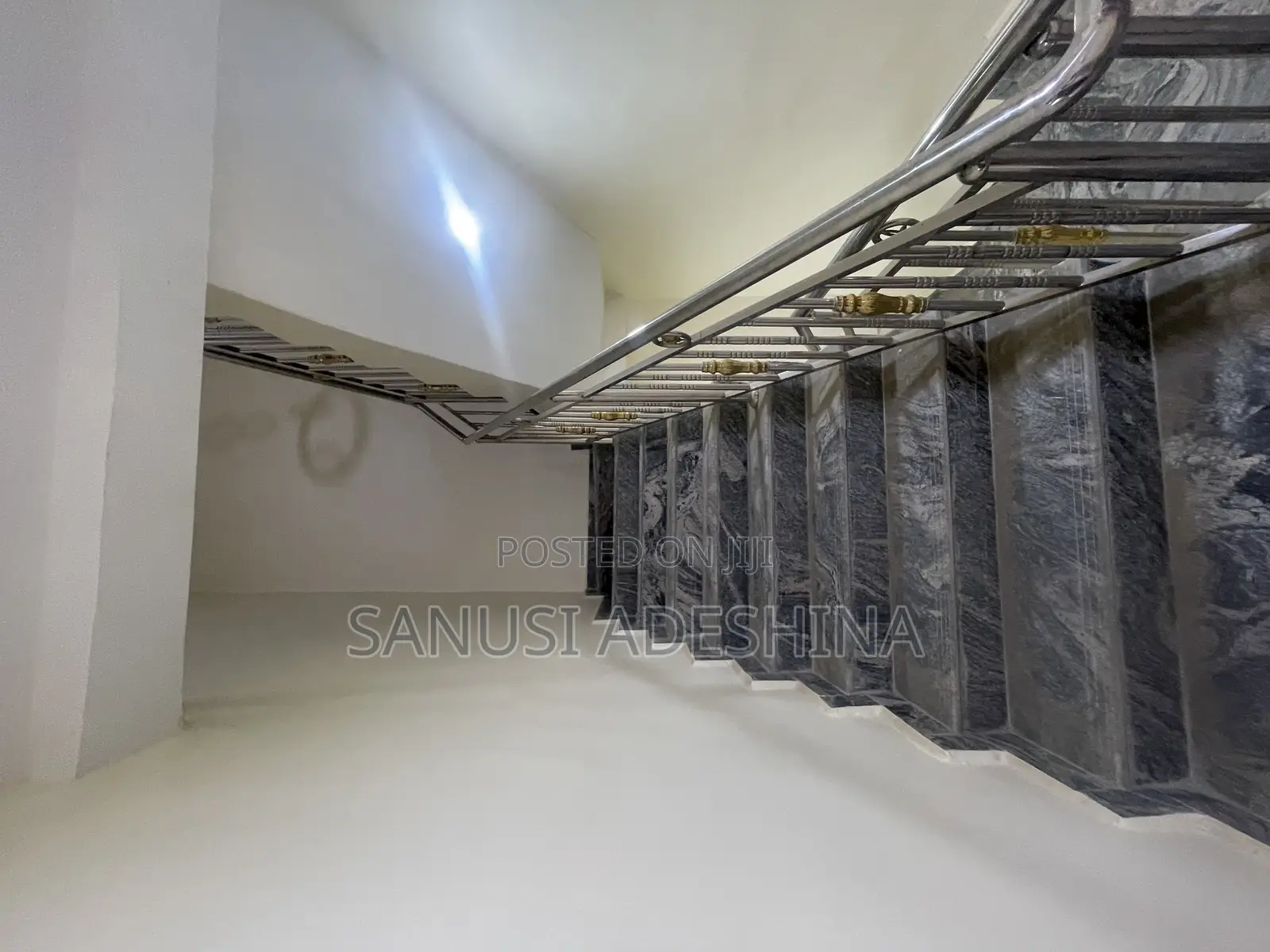8bdrm Duplex in Wuse Zone 4 Fct for sale in Zone 4 / Wuse