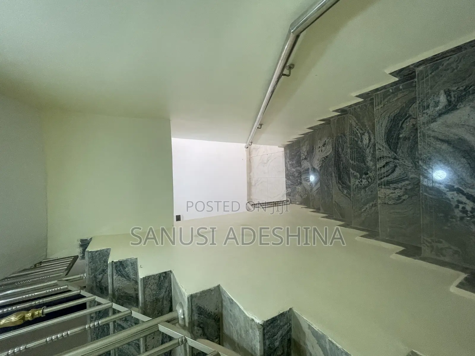 8bdrm Duplex in Wuse Zone 4 Fct for sale in Zone 4 / Wuse