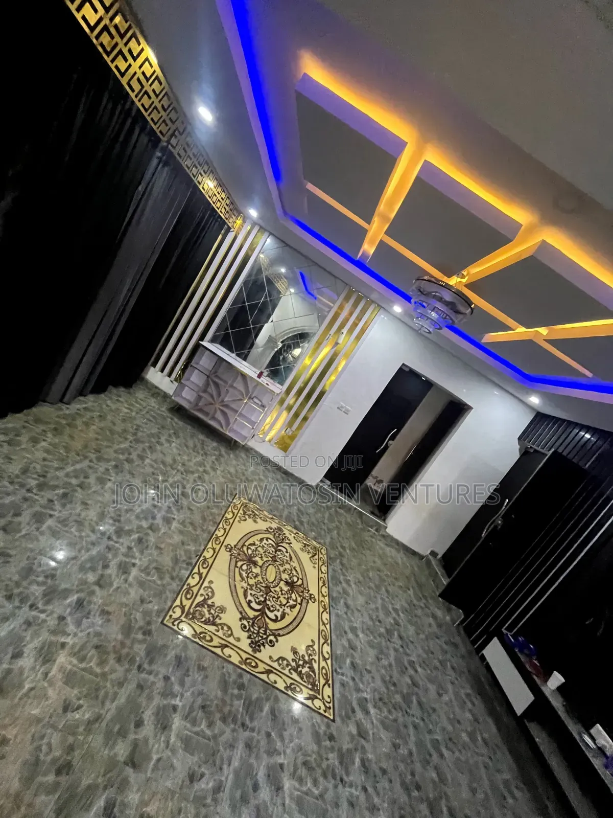 3bdrm Bungalow in Olodo Garage, Iwo Road for rent in Iwo Road