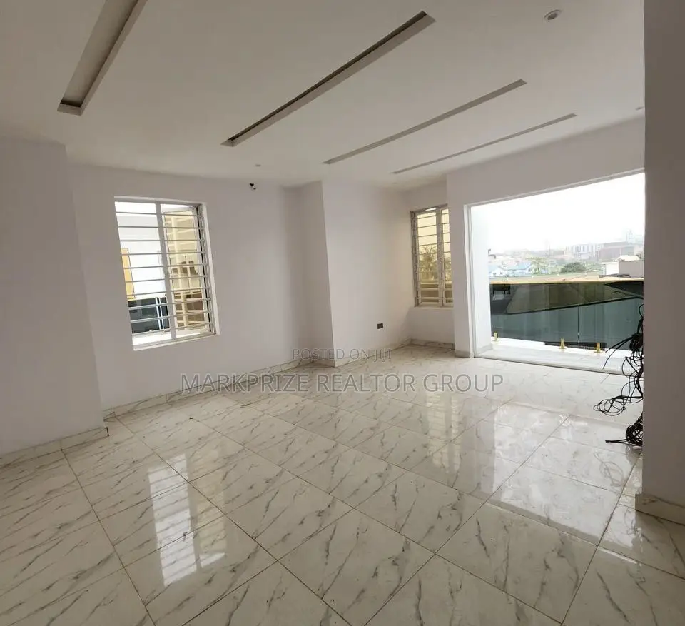 4bdrm Duplex in Opebi Ikeja Lagos for sale in Opebi