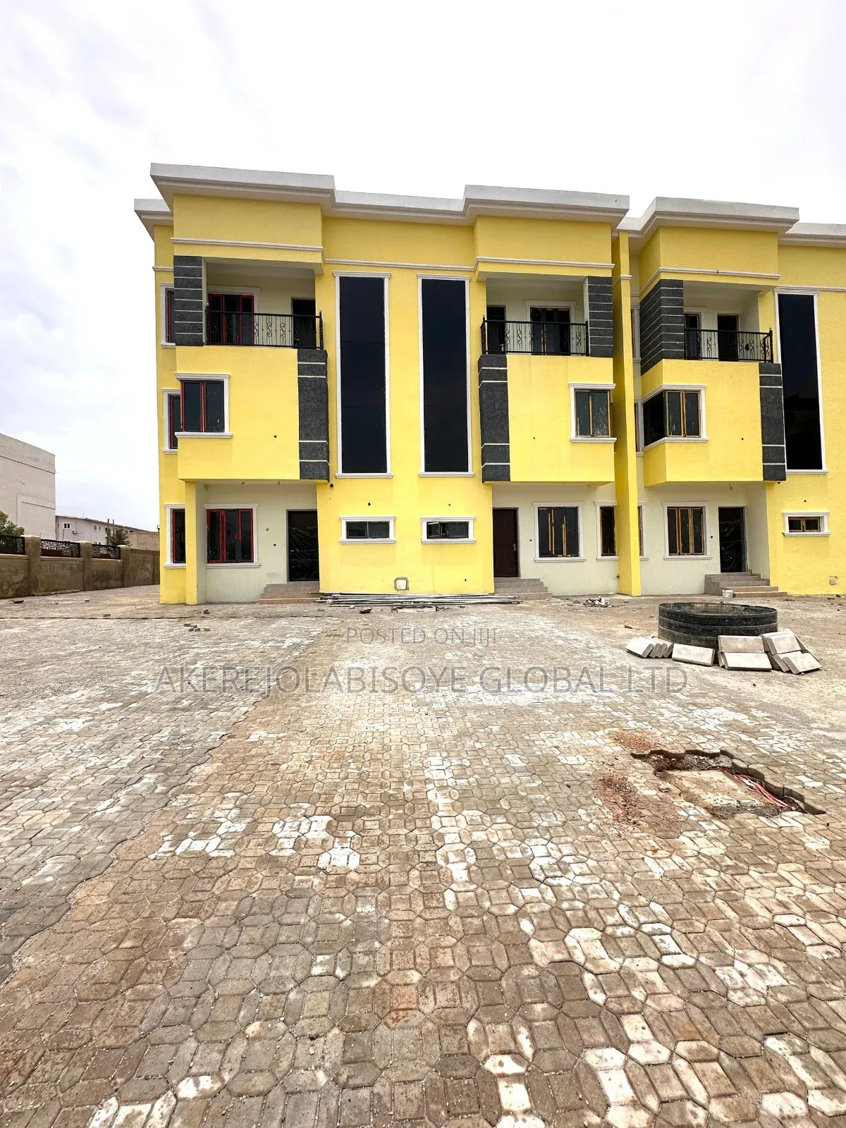 4bdrm Townhouse/Terrace in Lifecamp for sale in Life Camp