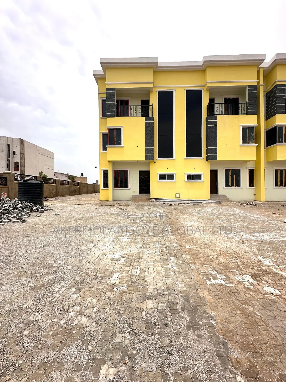 4bdrm Townhouse/Terrace in Lifecamp for sale in Life Camp