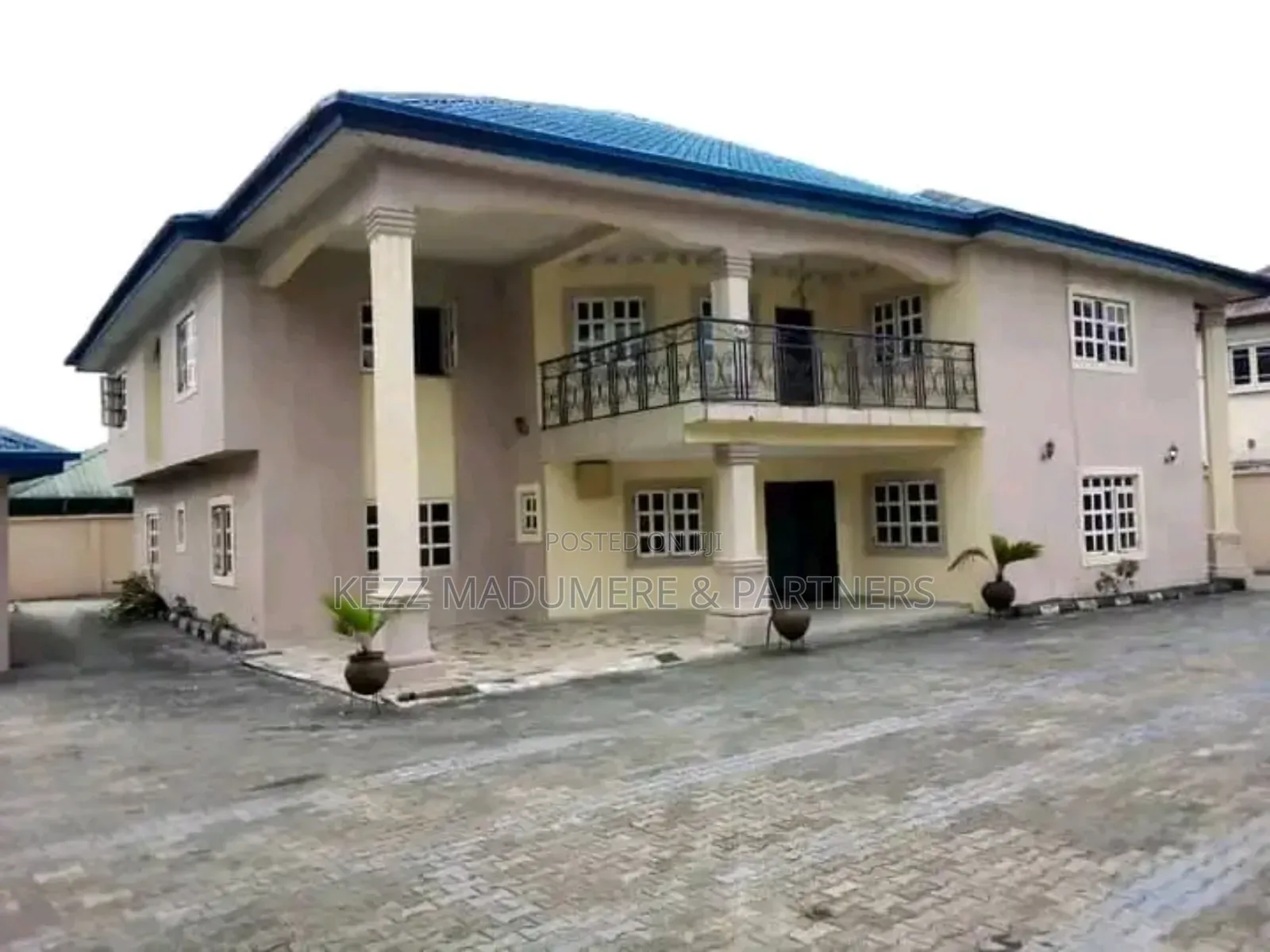 6bdrm Duplex in Rumuibekwe Housing for sale in Rumuibekwe