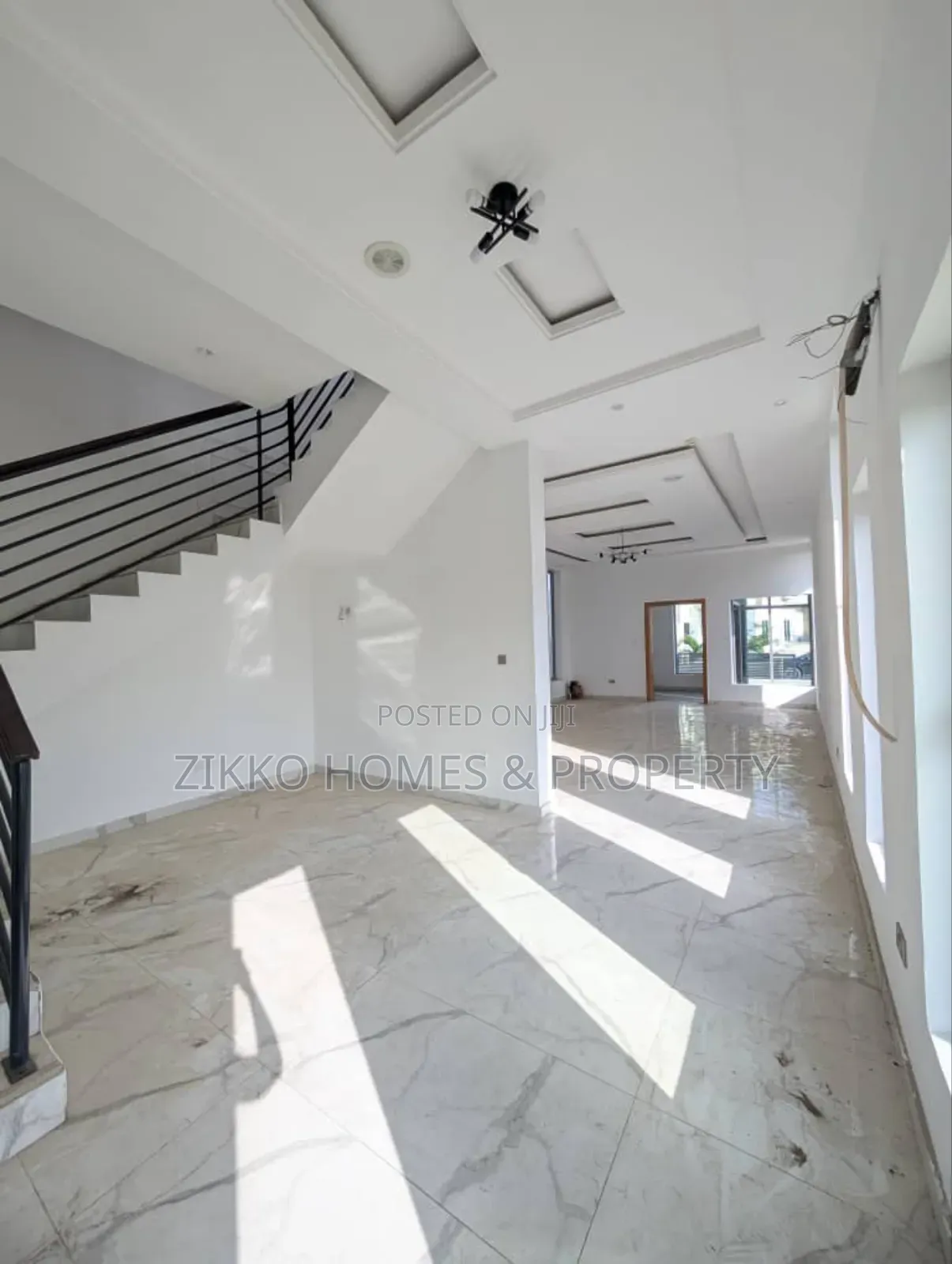 5bdrm Duplex in Osapa London, Lekki for sale in Lekki