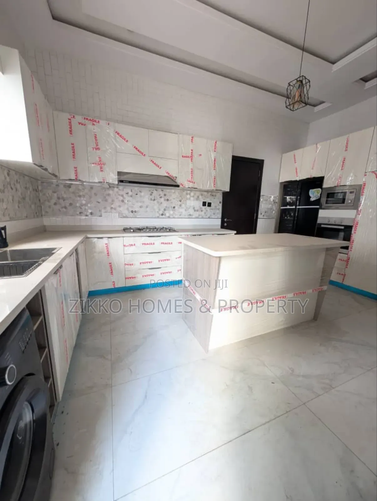5bdrm Duplex in Osapa London, Lekki for sale in Lekki