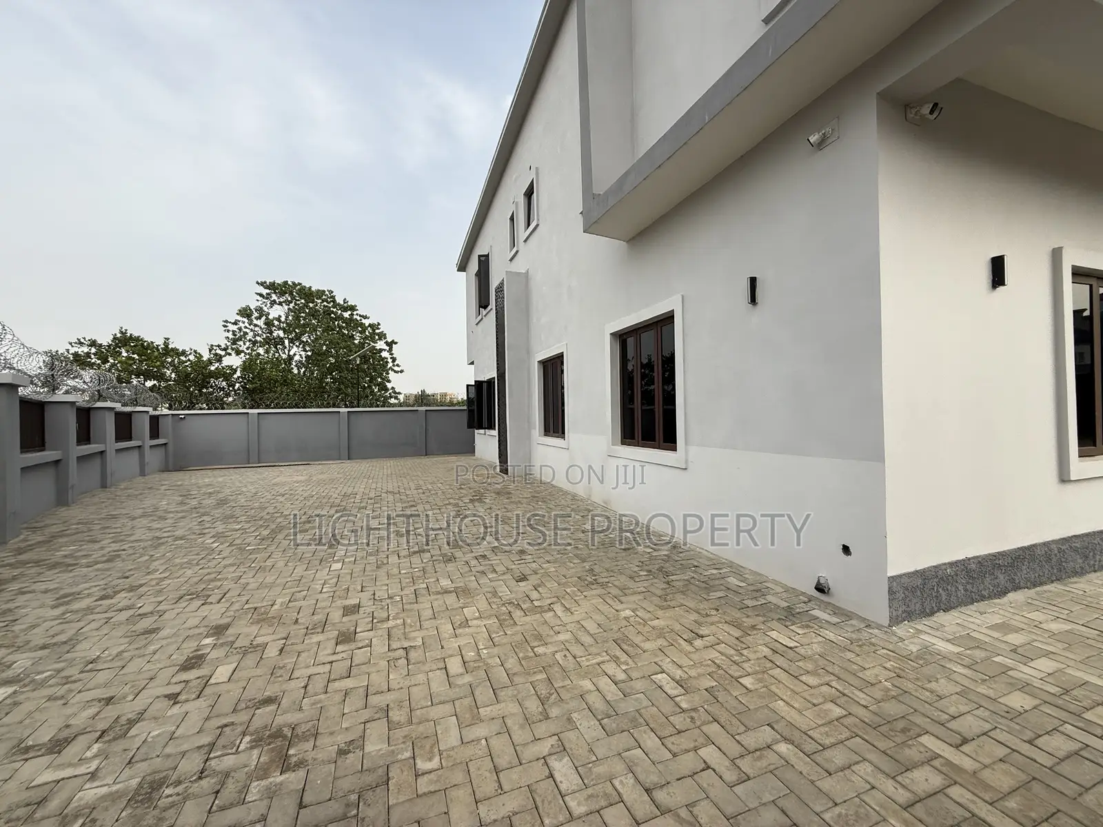 5bdrm House in 2 Units Of 5 Bedroom, Jahi for sale in Jahi