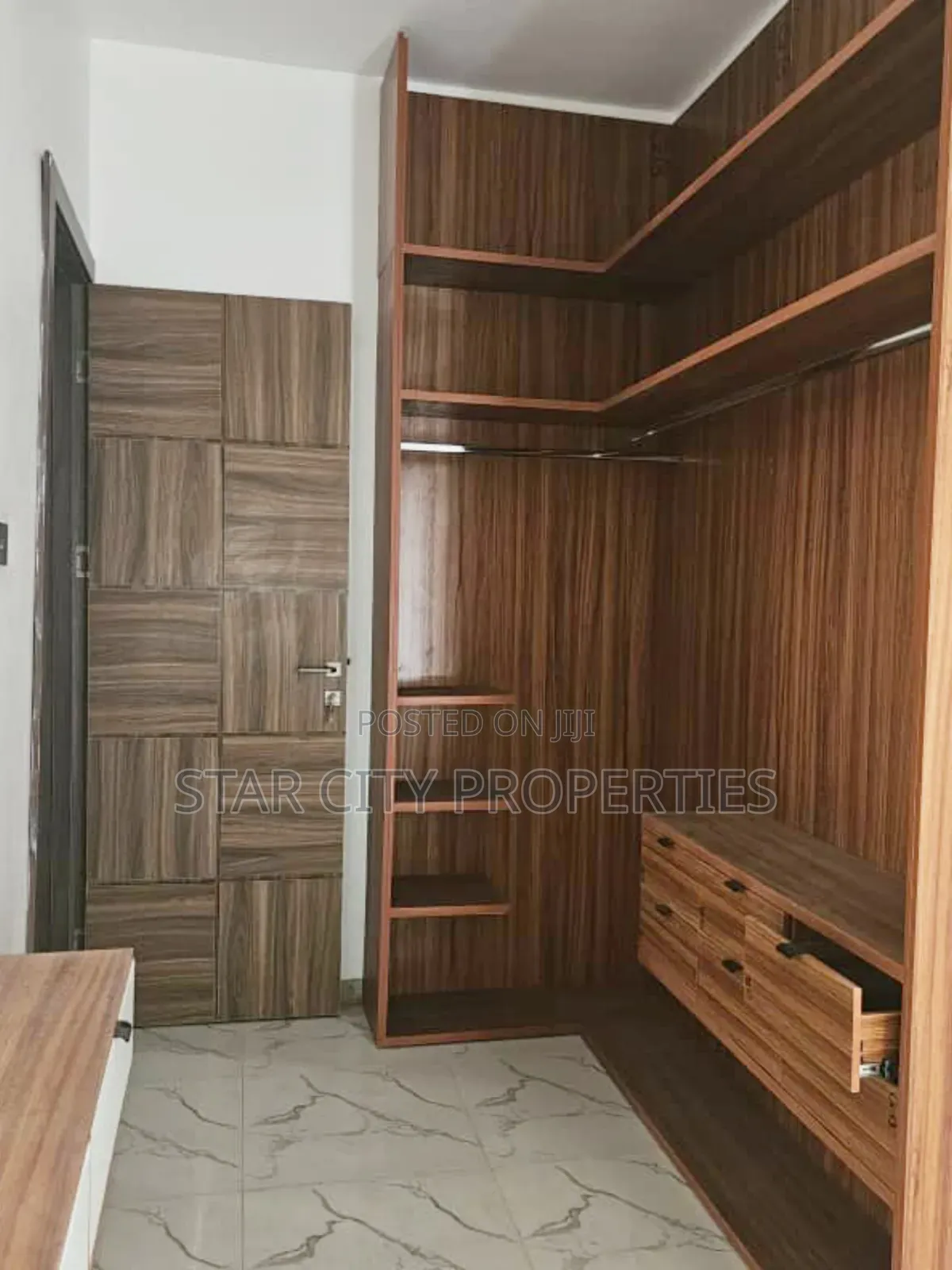 5bdrm Duplex in Magodo Phase 2 Gra for rent in Magodo